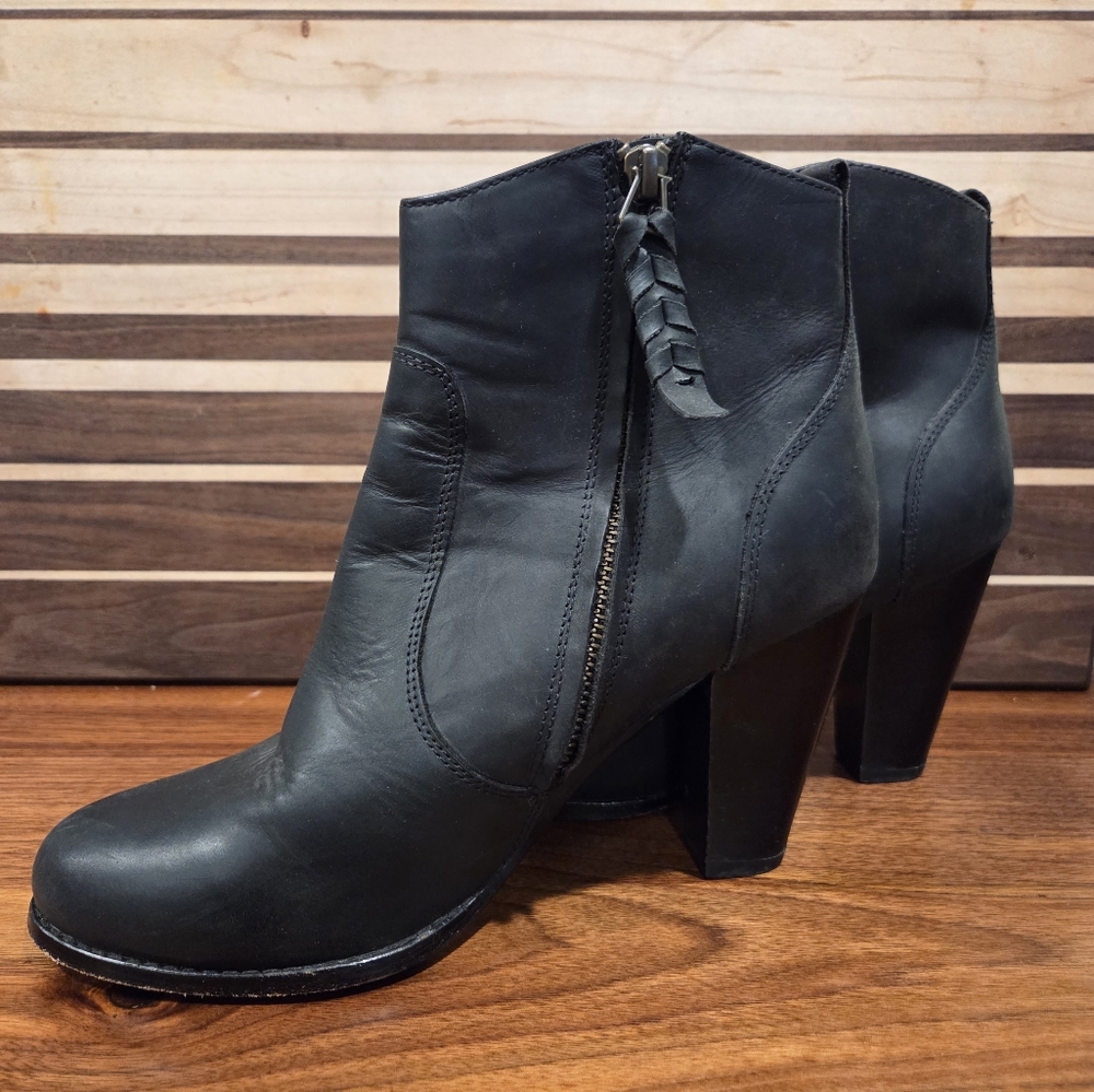 Joie - Matte Black Leather Heeled Dalton Western Ankle Bootie - Size 39